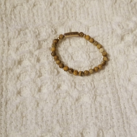 Stretch natural bead bracelet - Picture 1 of 1